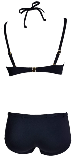 back view of black bikini set, push-up bra and shorty bottom. Vue de dos d,un set de maillot bikini noir, top push-up et bas shorty.