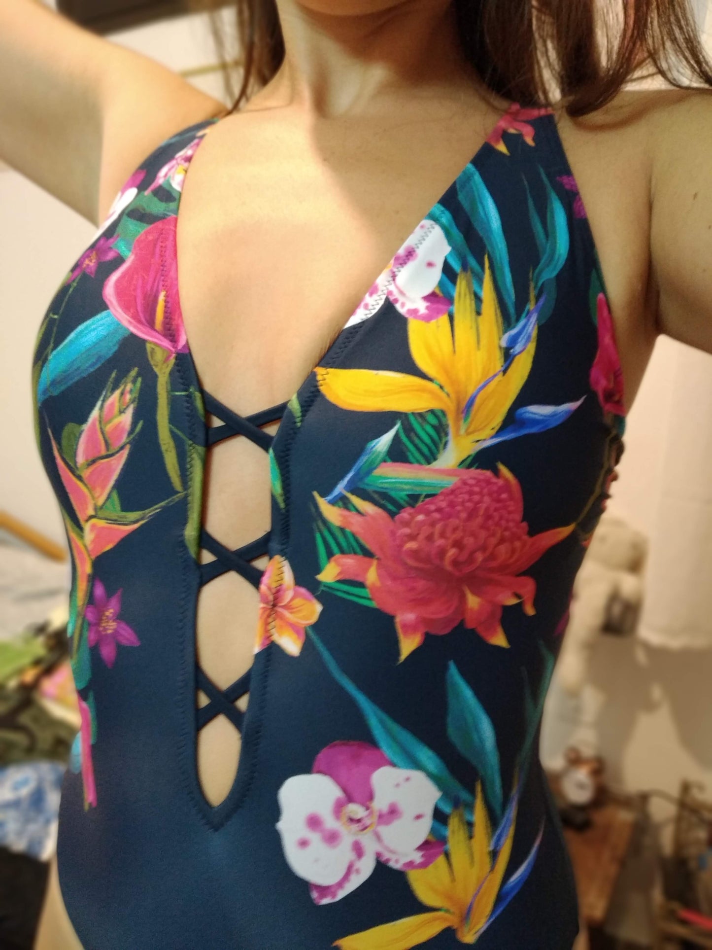 Deep-V flower print