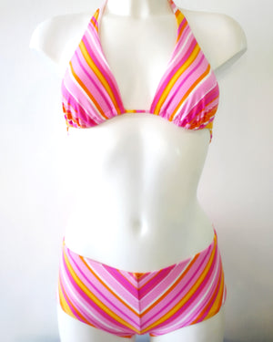 bikini set pastel-colored stripes pattern with large size of shorty bikini bottom and triangle halter bikini bra.