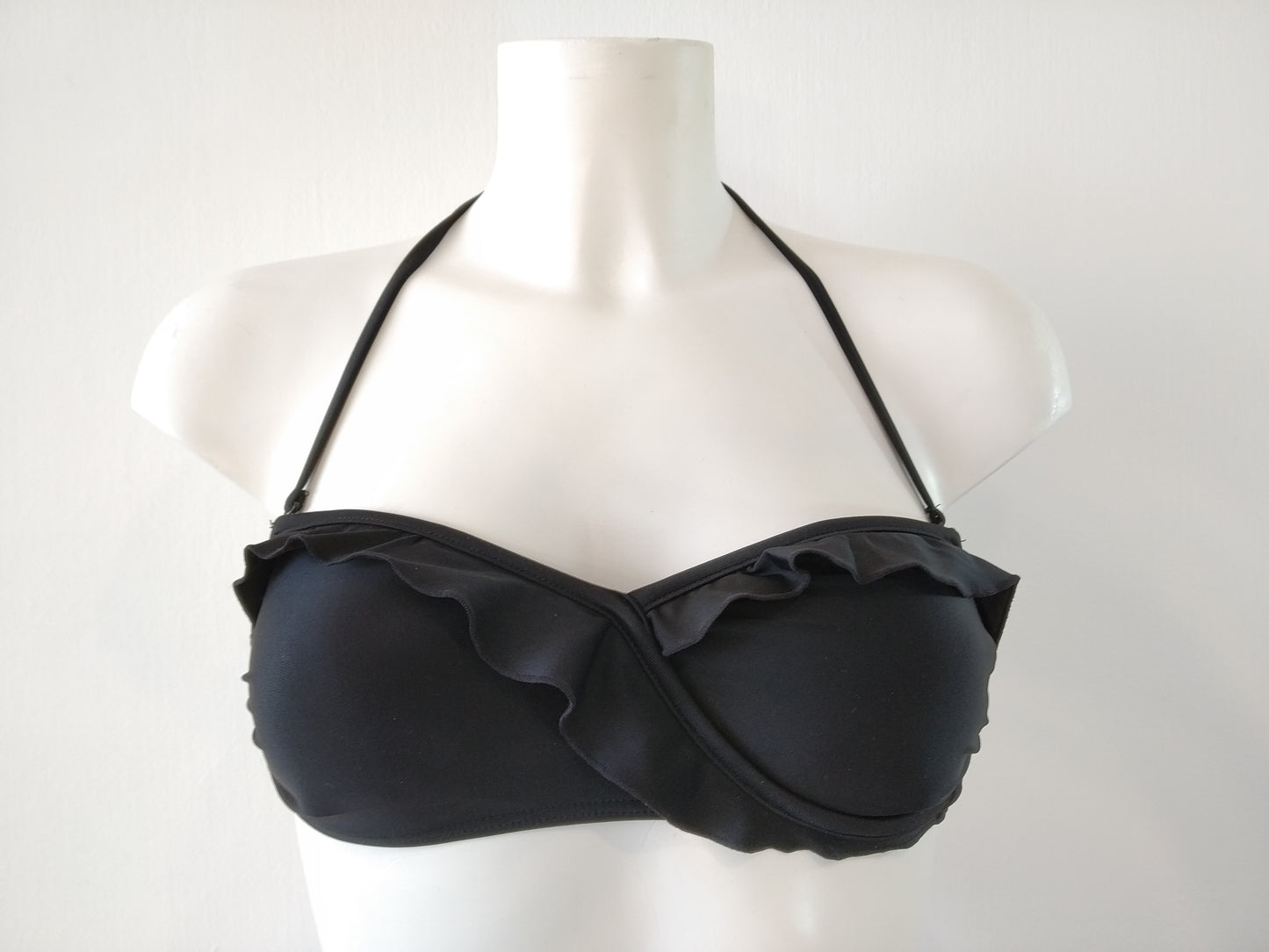 https://bikinn.com/ sexy strapless black bikini bra, bandeau,padded bandeau bra swimsuit,traje de baño bandeau negro, bandeau bikini noir