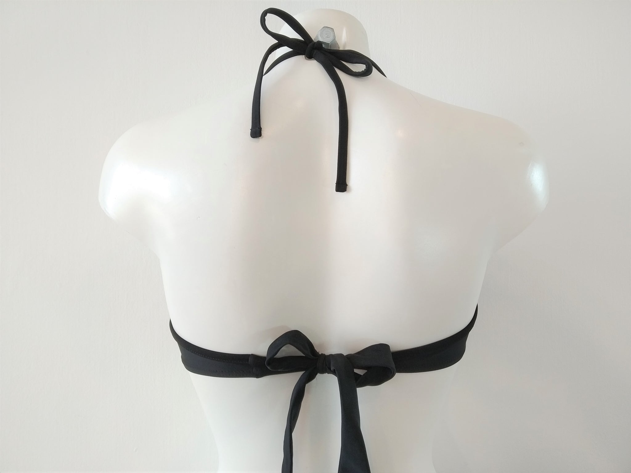 https://bikinn.com/ sexy strapless black bikini bra, bandeau,padded bandeau bra swimsuit,traje de baño bandeau negro, bandeau bikini noir