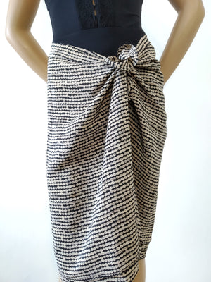 bikinn- maxi pareo silk fabric sarong elegant big size black and off white, grand pareo soie black et beige plage ,playa maxi pareo en seda
