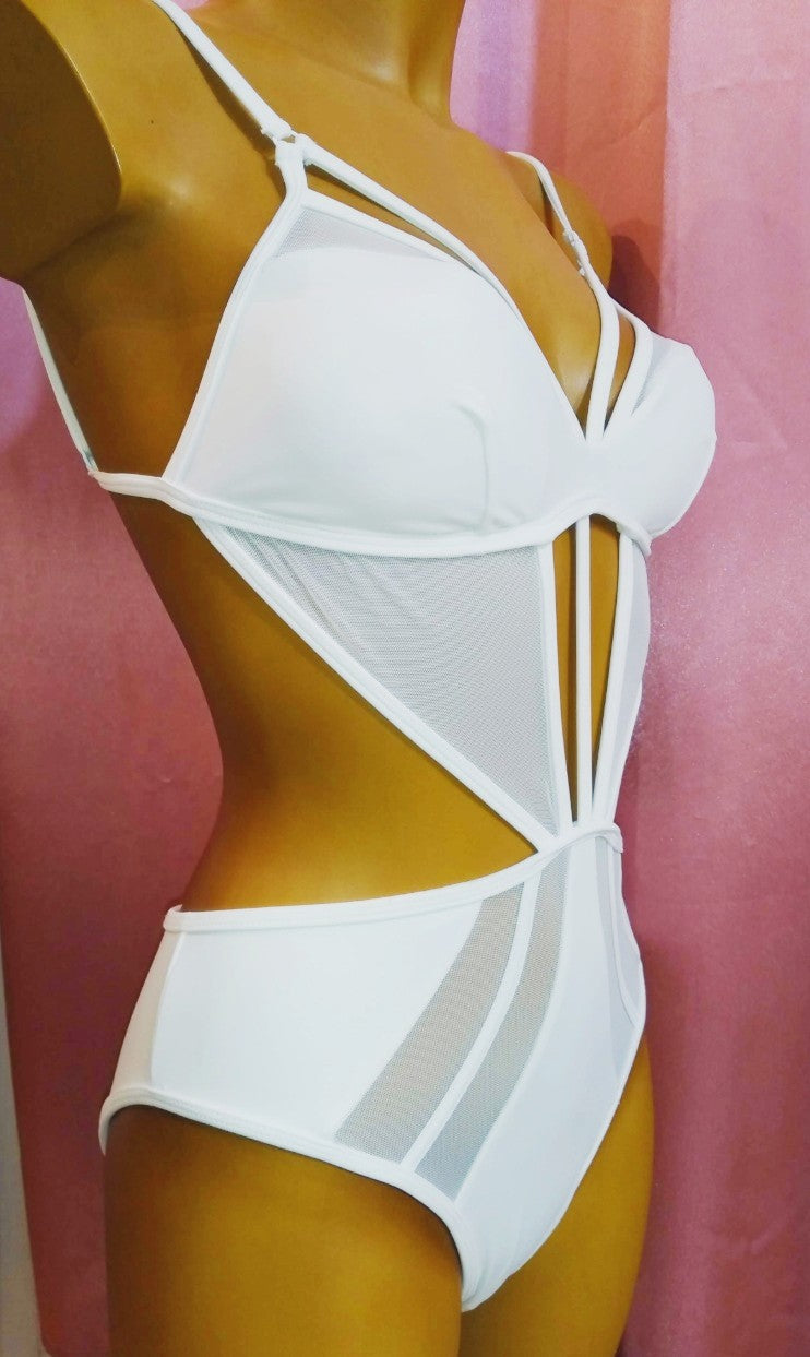 Keren in White One-piece Swimsuit