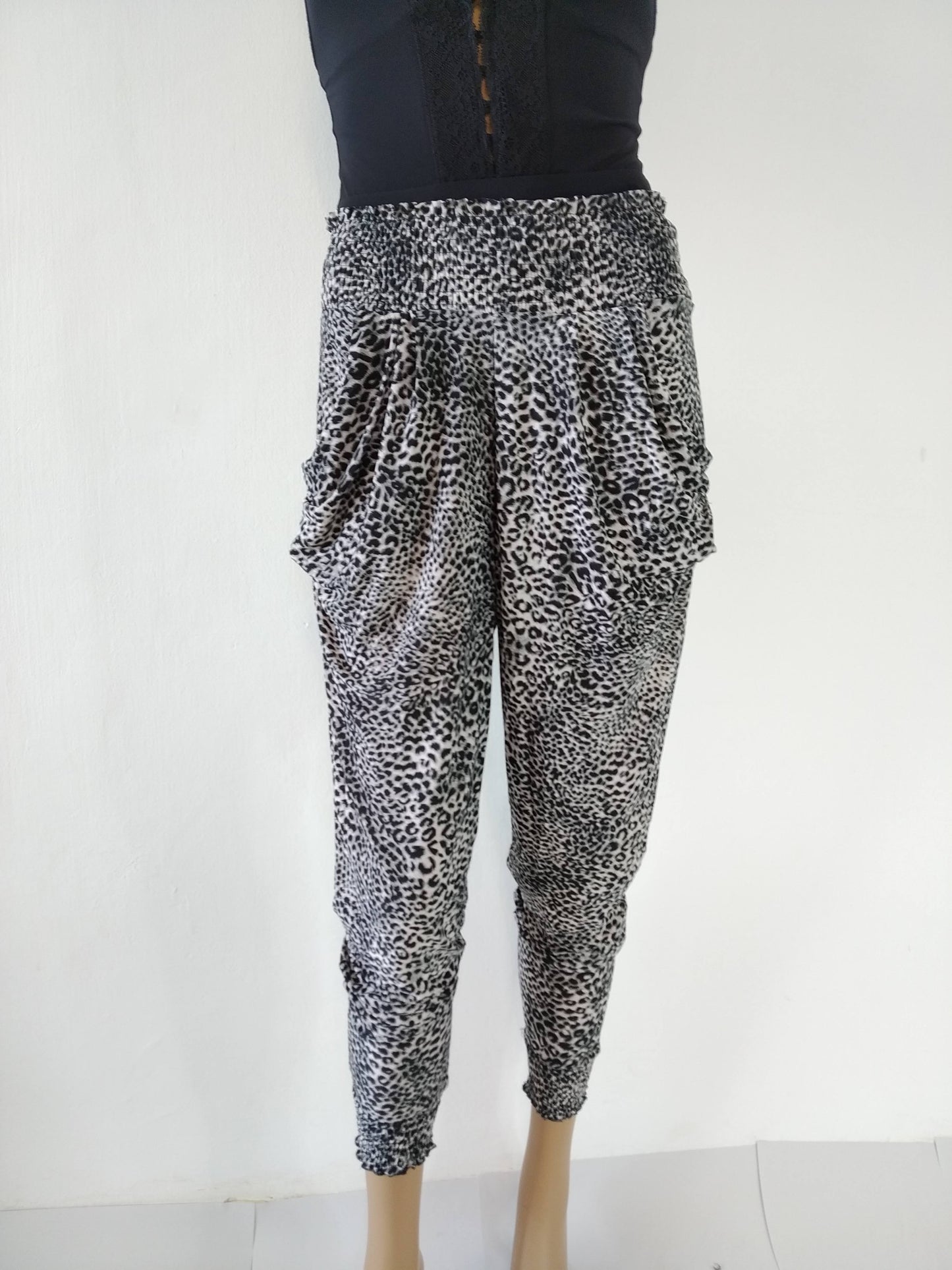 Harem pants animal print Sporty Summer WIDE Leg Stretchy casual Sarwall One-Size Pantalón sarwal con animal print, Bikinn.com