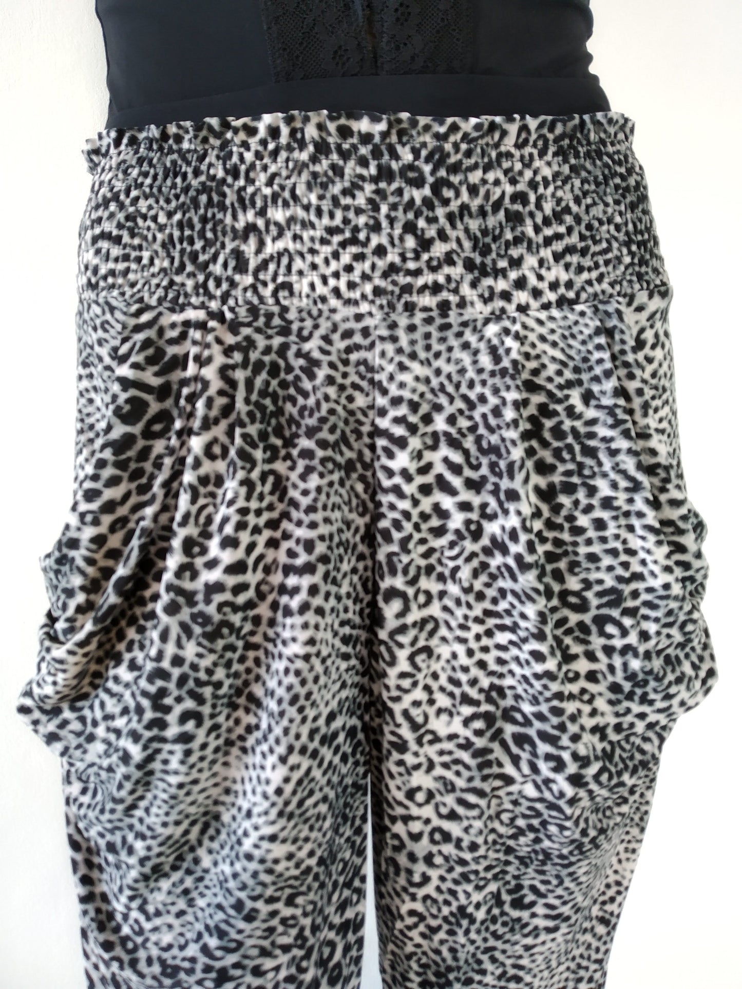 Harem pants animal print Sporty Summer WIDE Leg Stretchy casual Sarwall One-Size Pantalón sarwal con animal print, Bikinn.com