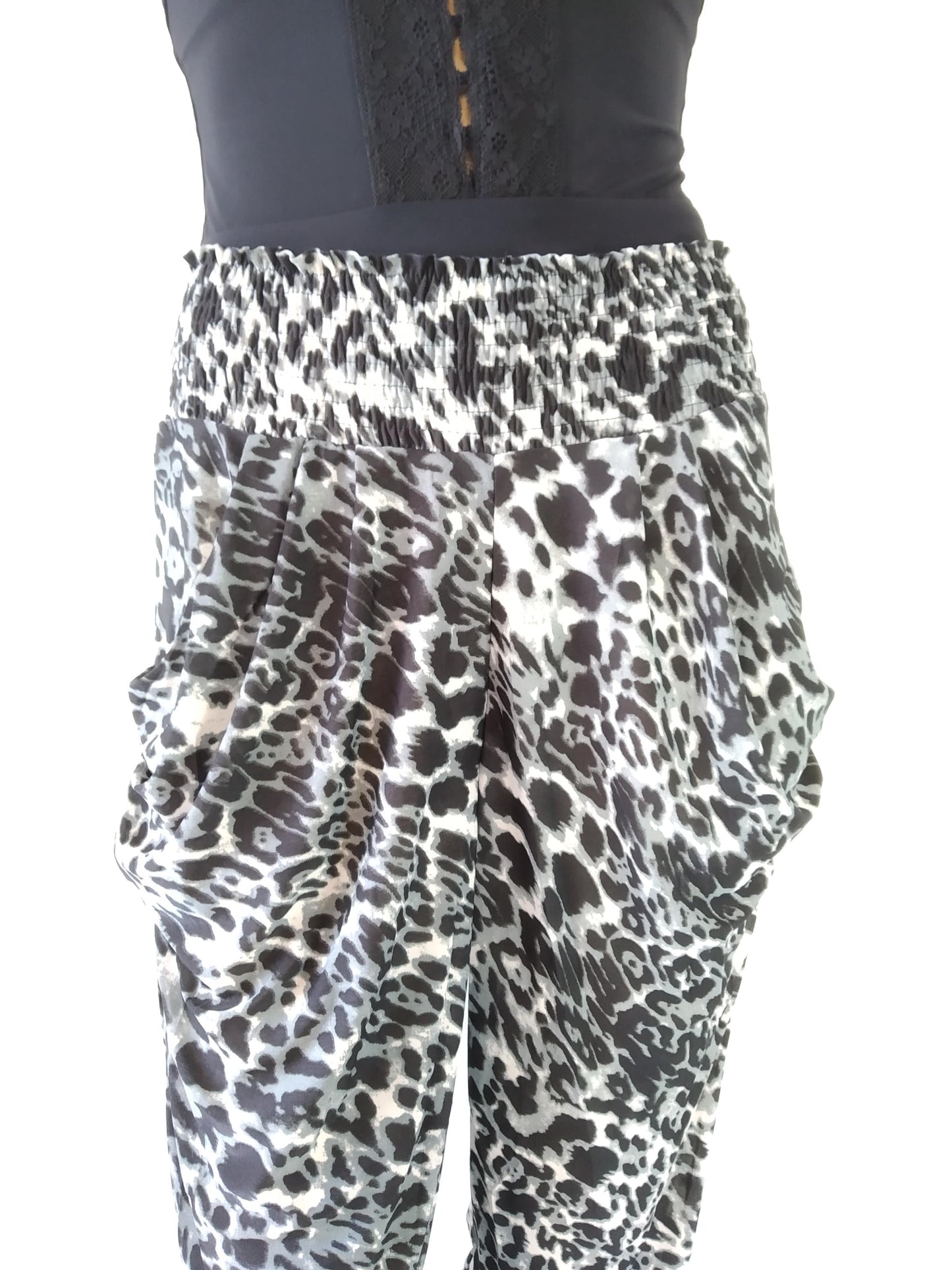 Harem pants animal print Sporty Summer WIDE Leg Stretchy casual Sarwall One-Size Pantalón sarwal con animal print, Bikinn.com