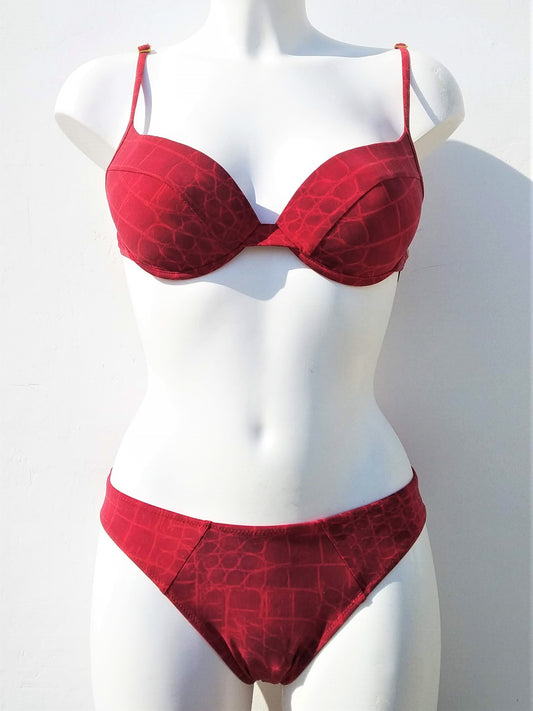 Red push-up bikini , Malibu beach. bikinn.com