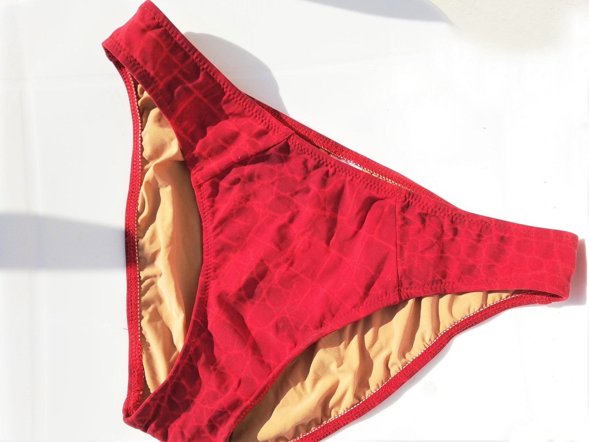 red bikini bottom, tanga style. bikinn.com